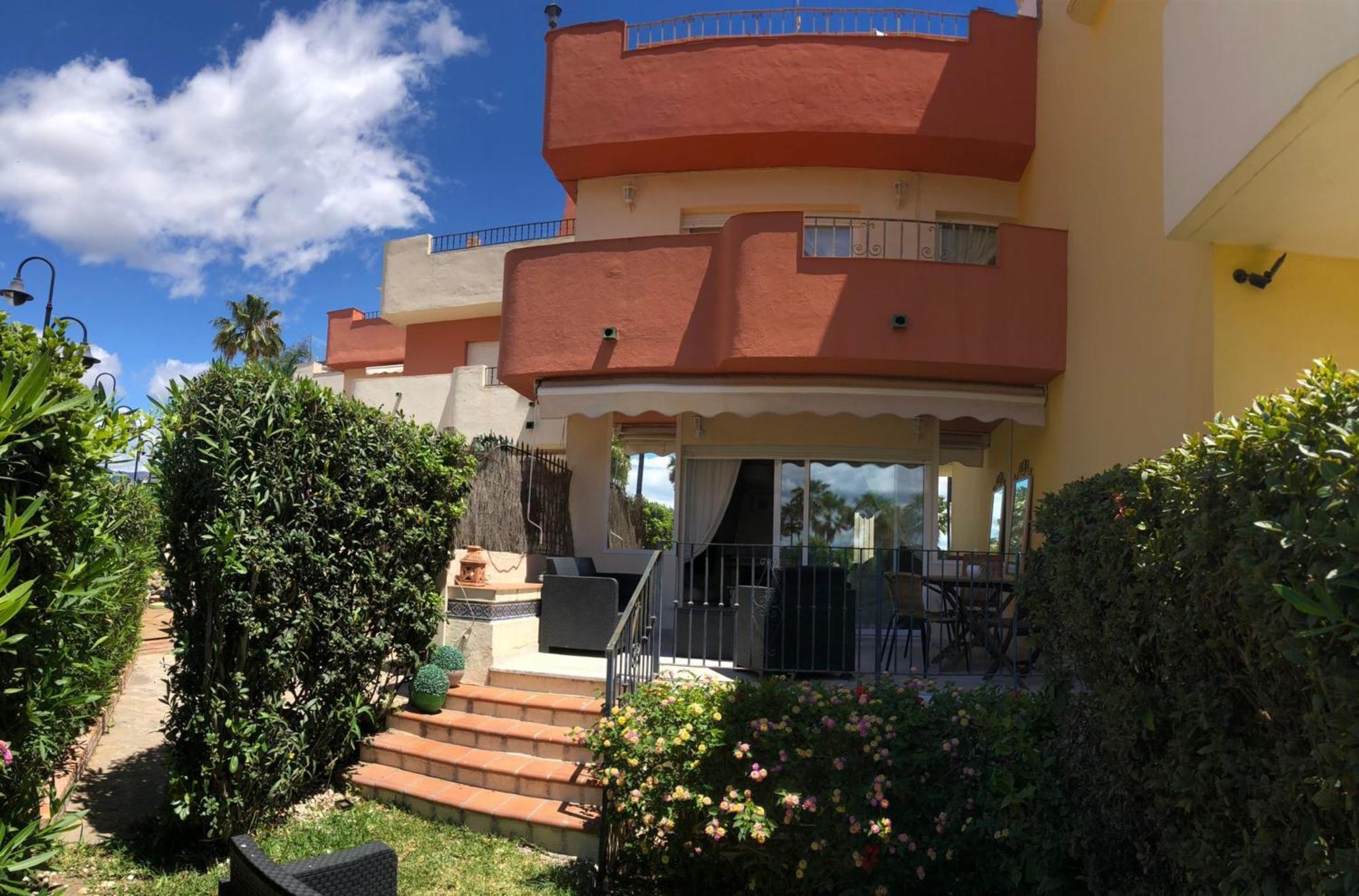 Garden Beach Townhouse Estepona Exterior foto